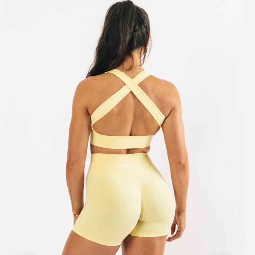 Alphalete cross back bra - yellow - size small
